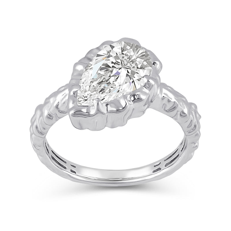 Vetria Solitaire Ring