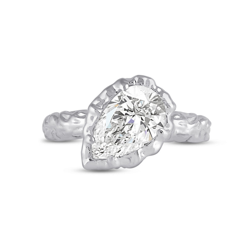 Vetria Solitaire Ring