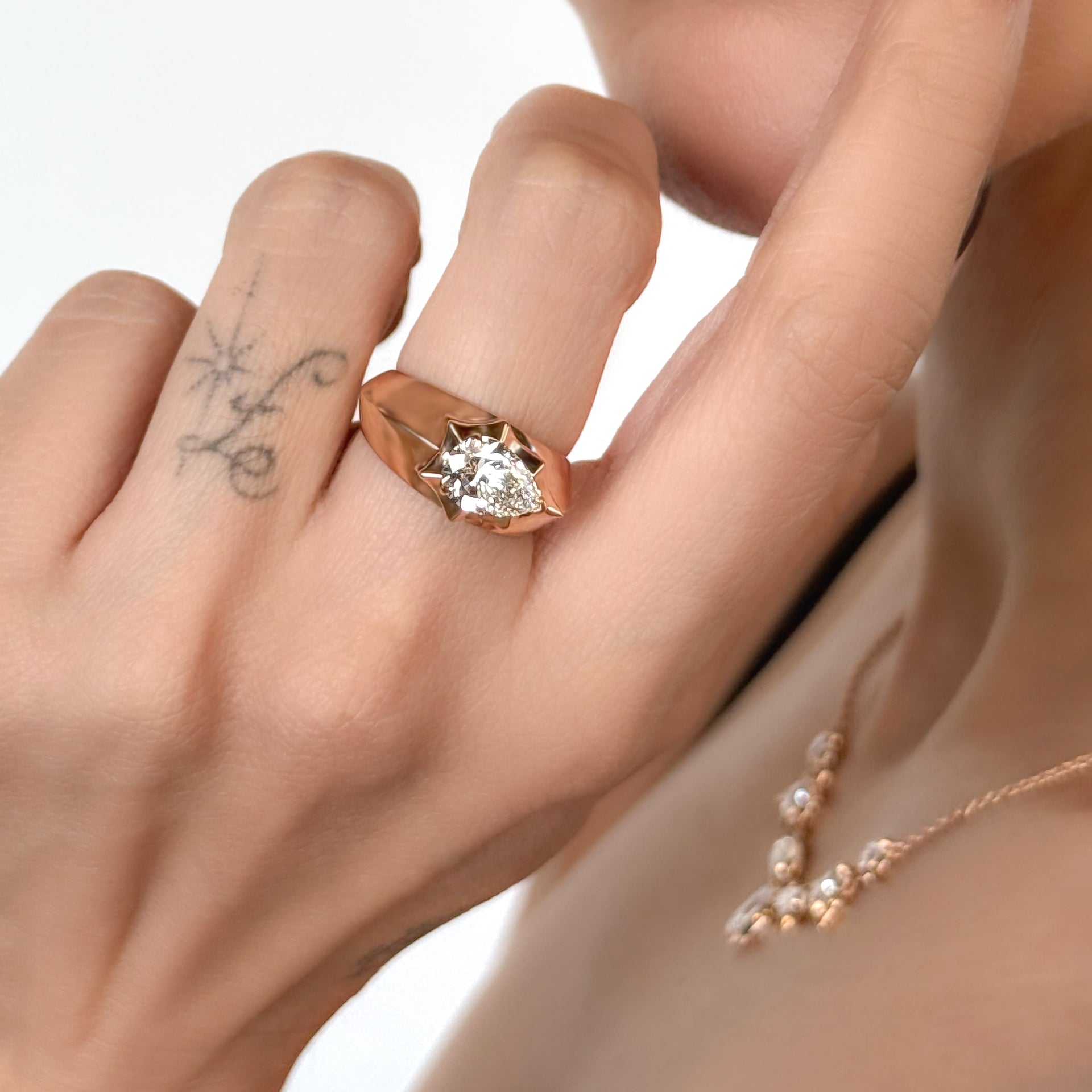 Lunera Ring
