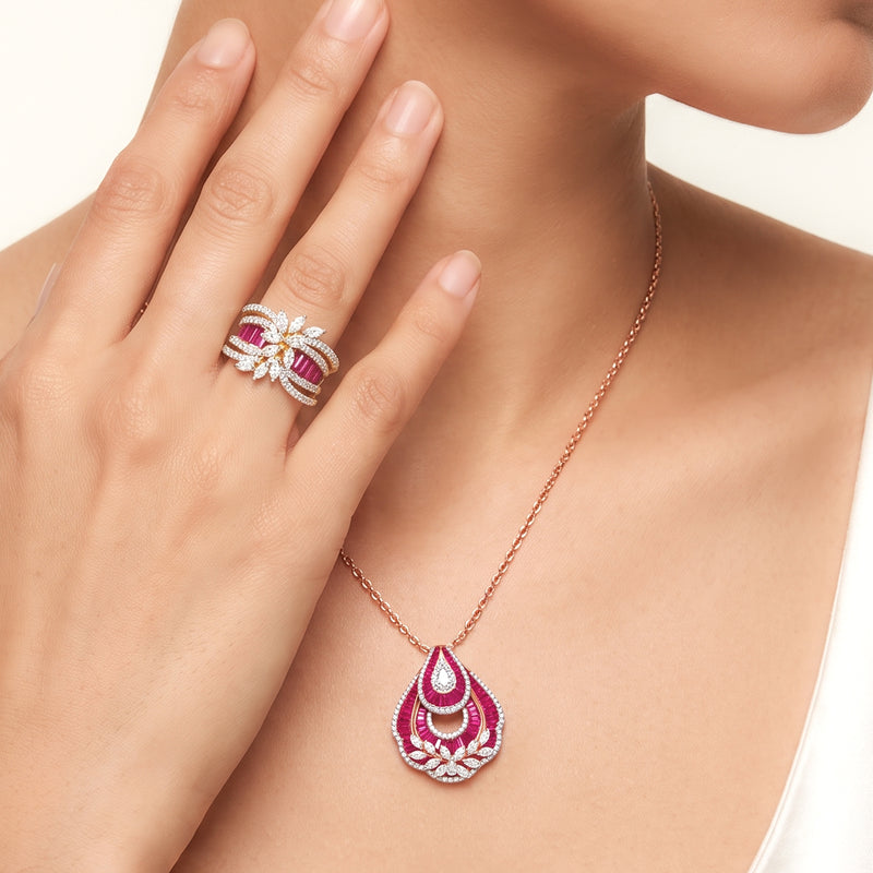 Rosé Crest Ring