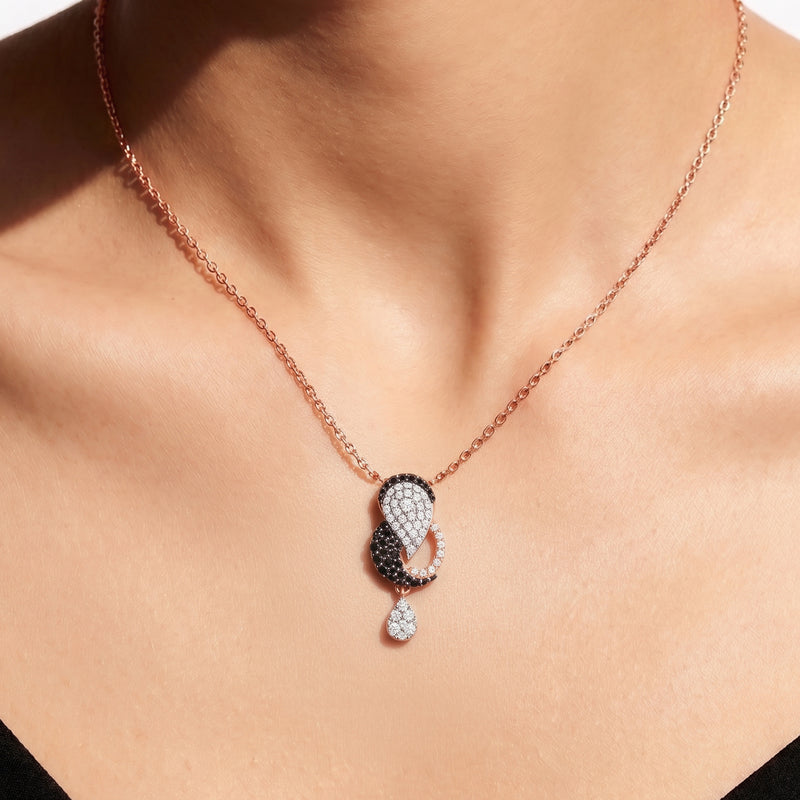 Noirelle Pendant