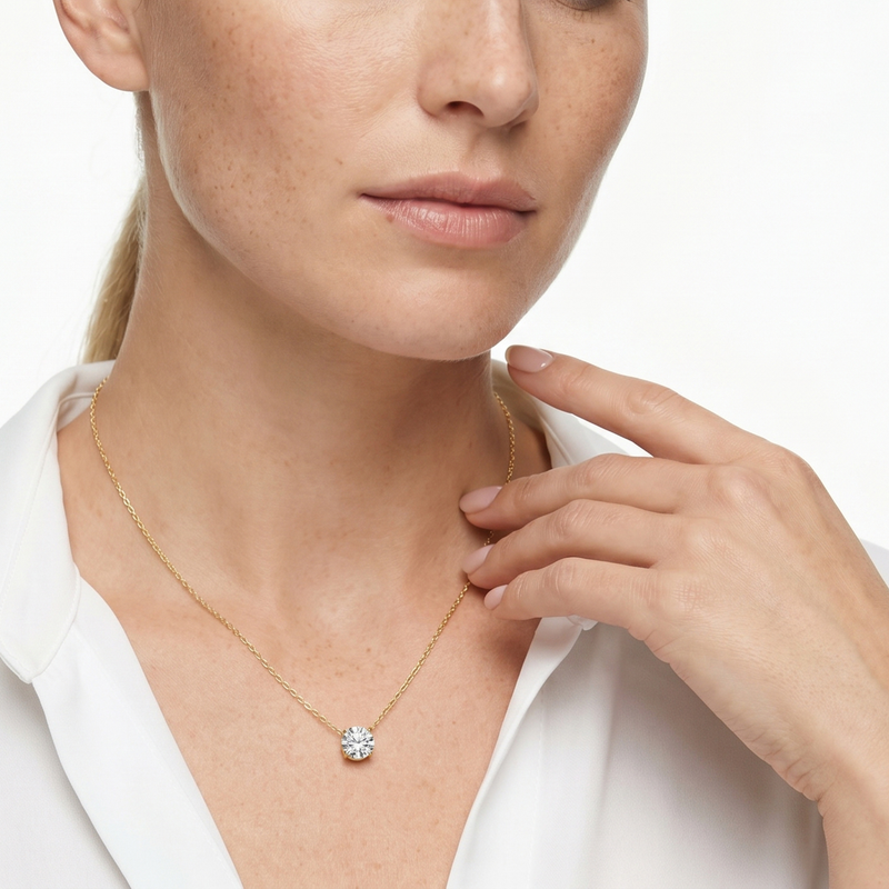 The W Classic Necklace