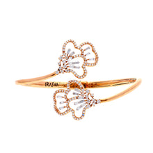 Load image into Gallery viewer, Scatter Waltz Heartful Diamond Bangle
