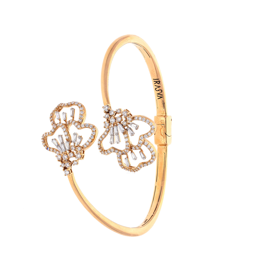 Scatter Waltz Heartful Diamond Bangle