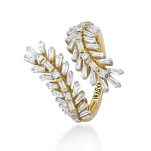 Load image into Gallery viewer, Scatter Waltz Sparkway Diamond Ring

